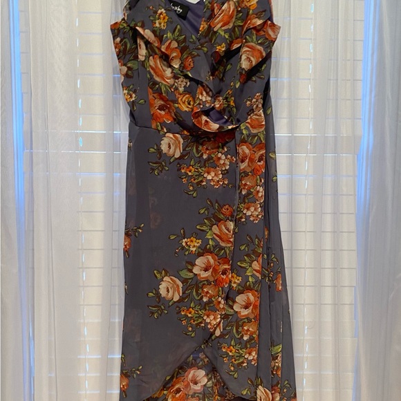 BY & BY Blue Floral dress. High low hemline Gorgeous Floral size 7 - Picture 11 of 13